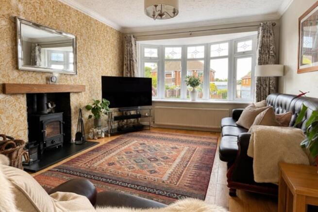 3 bed Bungalow for sale Image 2