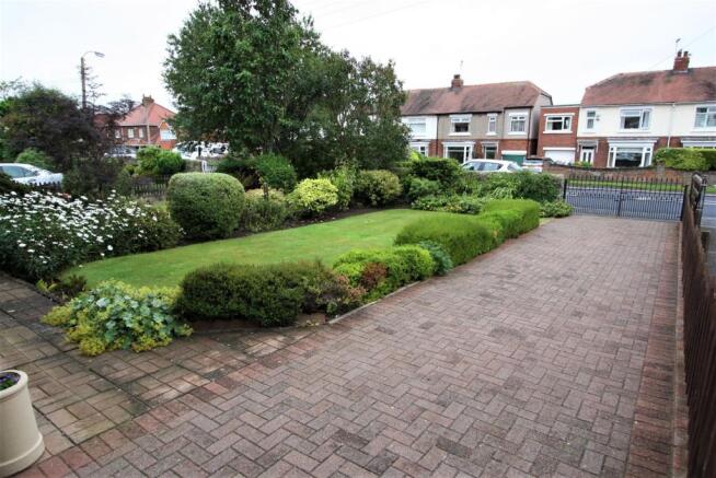 FRONT DRIVEWAY