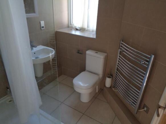 2 bed Flat to rent Image 5