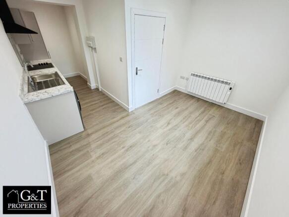LOUNGE / KITCHEN