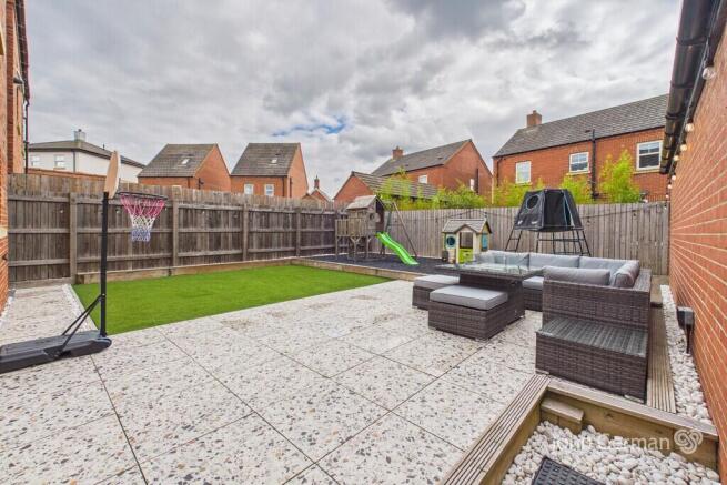 Hazel Close, Burton-on-Trent photo 4