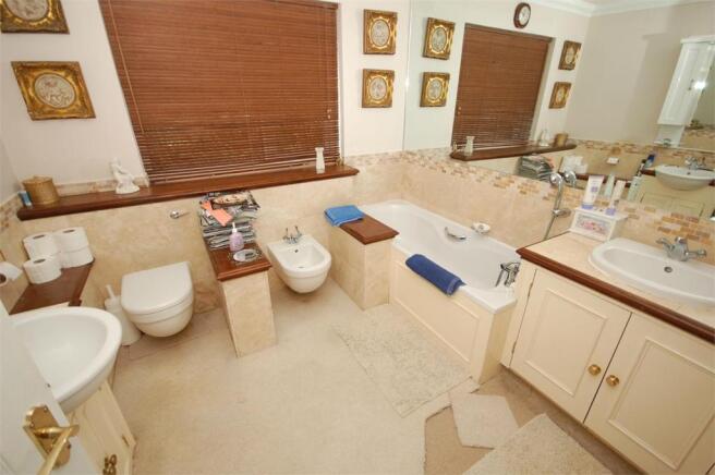 Photo 9
