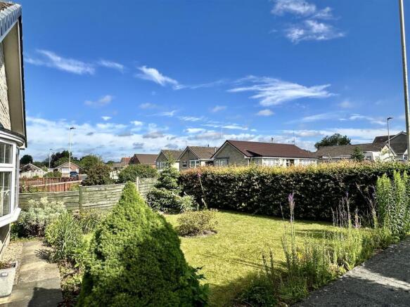 2 bed Detached Bungalow for sale Image 12