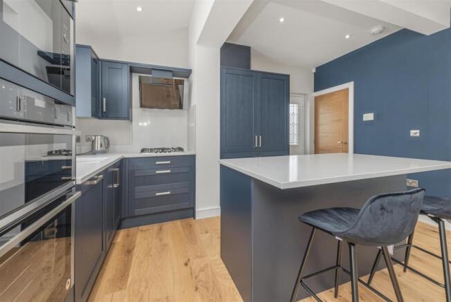 3 bed Semi-Detached for sale Image 12