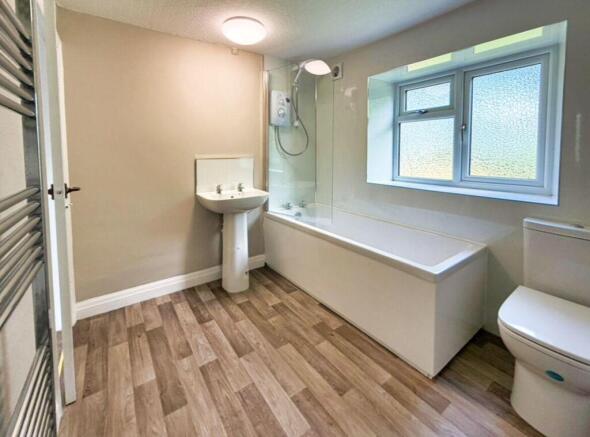 3 bed Semi-Detached to rent Image 6