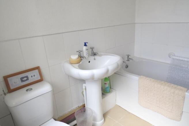 COMBINED BATHROOM/W.C.