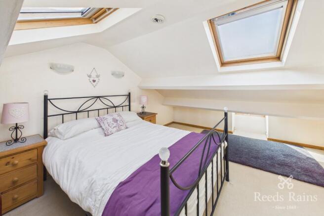 4 bed Terraced for sale Image 8