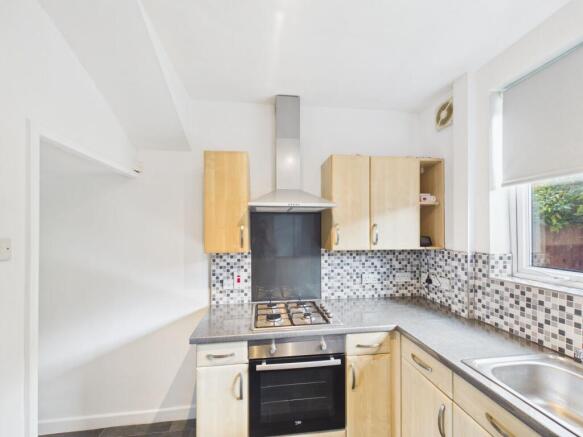 4 bed Detached to rent Image 6