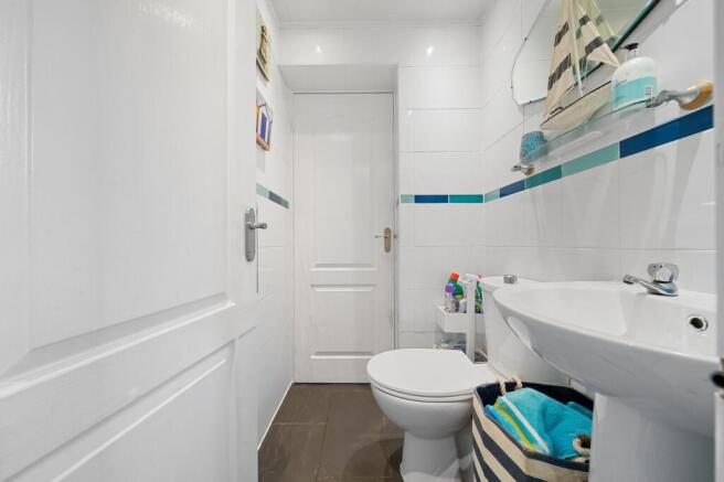 D/S Bathroom