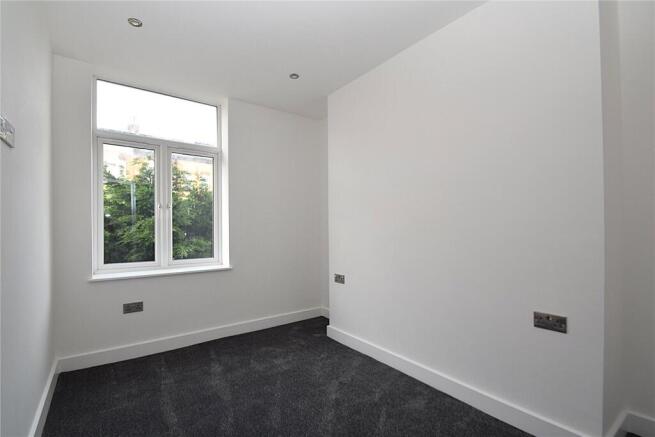 2 bed Maisonette to rent Image 7