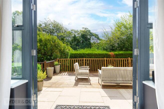 5 bed Detached for sale Image 10