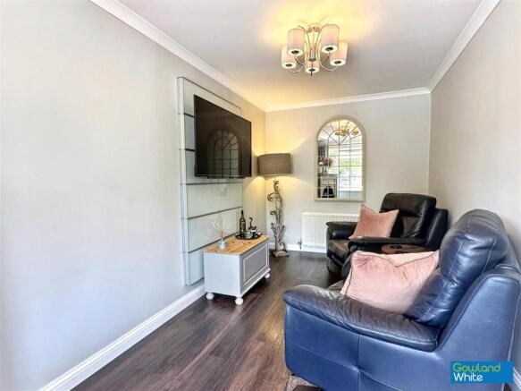 4 bed Semi-Detached for sale Image 11