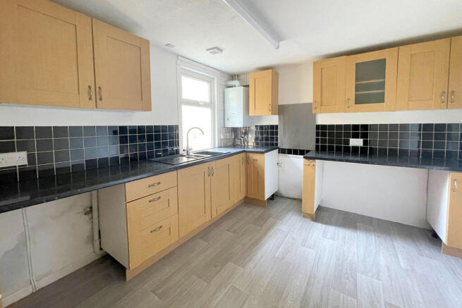 Kitchen/ Breakfast Room