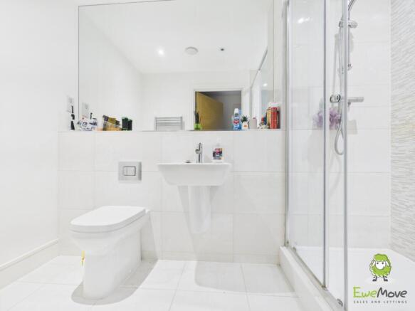 EweMove Basingstoke Quadra House Shower Room