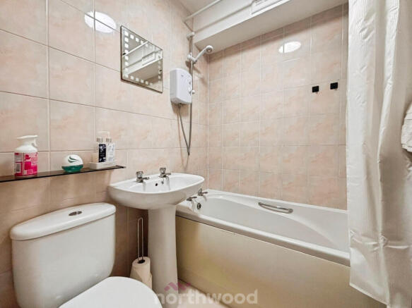 2 bed Flat for sale Image 3