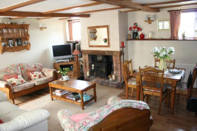 Lounge/Dining Room