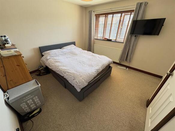 2 bed House for sale Image 7