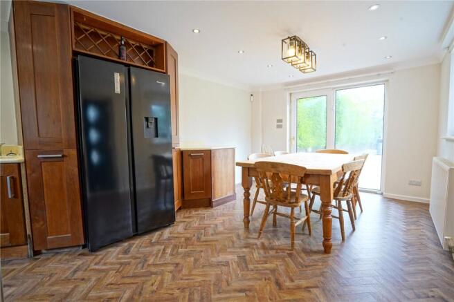 4 bed Detached for sale Image 10