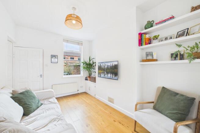 CAM02279G0-PR0058-STILL015