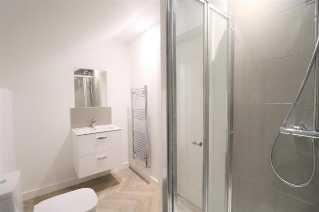 3 bed House for sale Image 11