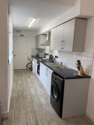 Room 3, 44 Maples Street NG7 6AD - View 4