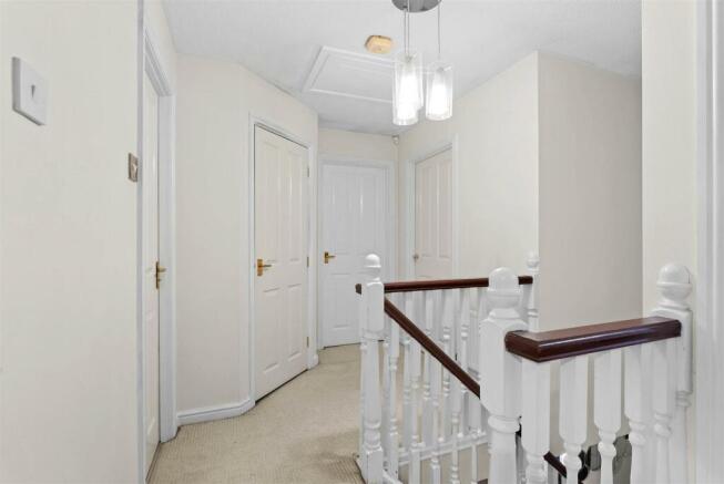 12 Bolton Avenue - Landing.jpg