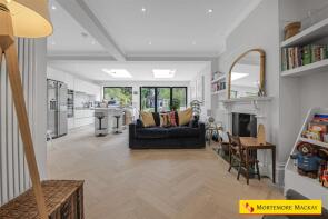 100, Woodberry Avenue, London N21 3LB