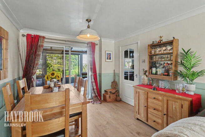 4 bed Detached for sale Image 8