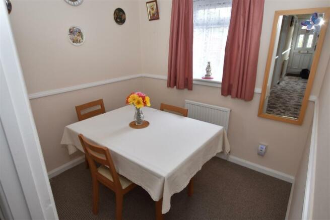 Dining room/Bedroom 4