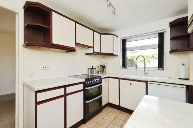 3 bed Semi-Detached for sale Image 5