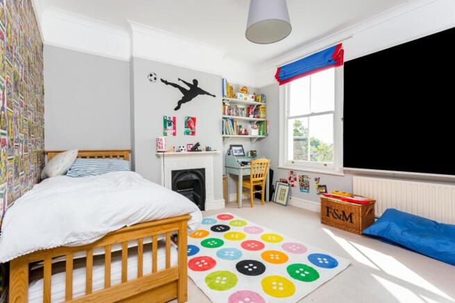 53 Burrows Road NW10-3.jpg