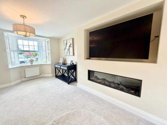 4 bed Detached for sale Image 5