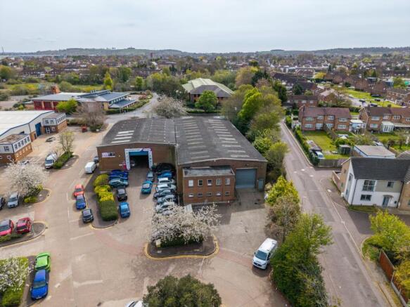Lawrence Way Ind Estate - Dunstable-222.jpg