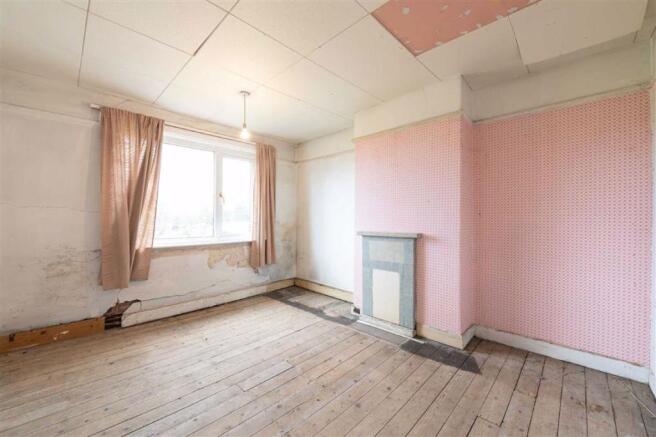 BEDROOM NO1 (Rear)