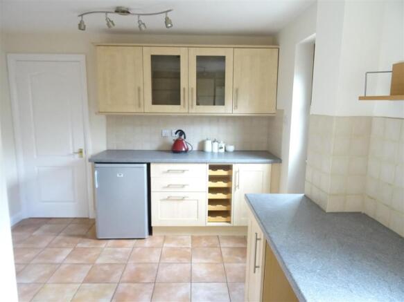 L-Shaped Kitchen