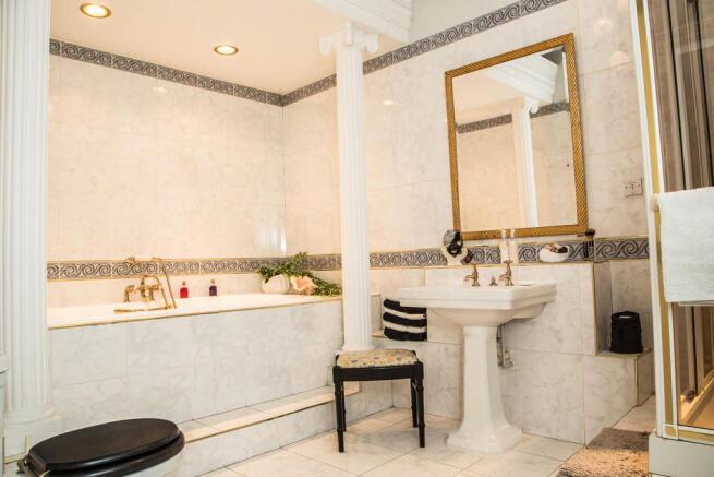 En Suite to Bedro...