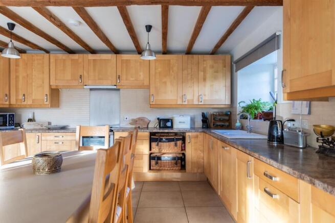 4 bed Detached for sale Image 5