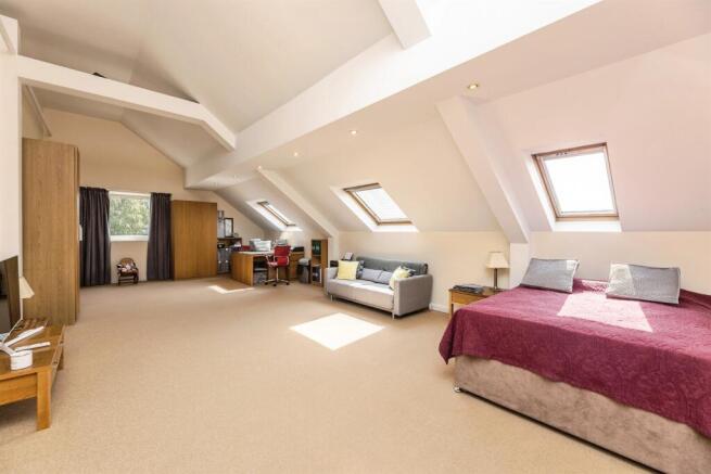 4 bed Detached for sale Image 12
