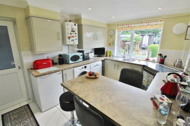 BREAKFAST KITCHEN