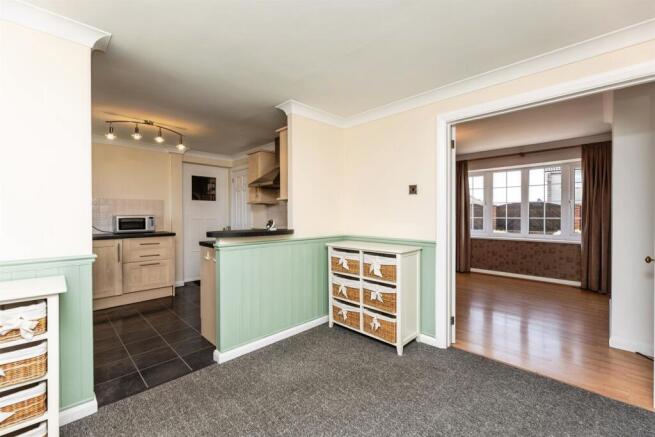 3 bed Detached for sale Image 8