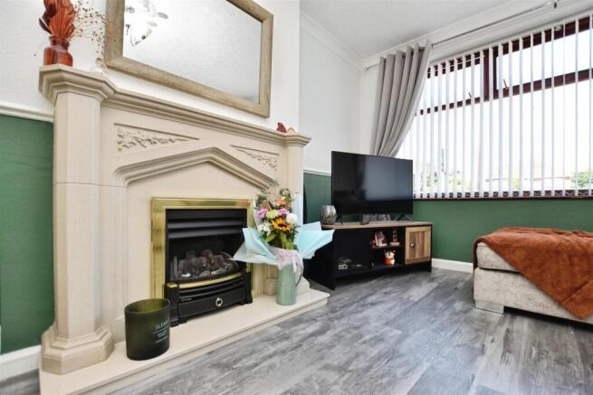 3 bed Semi-Detached for sale Image 5