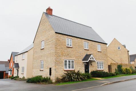 Roberts Road, Silverstone, NN12