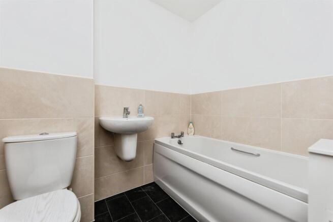 3 bed Semi-Detached for sale Image 10