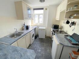 Flat First Floor, 70, Highland Road, Southsea PO4 9NF