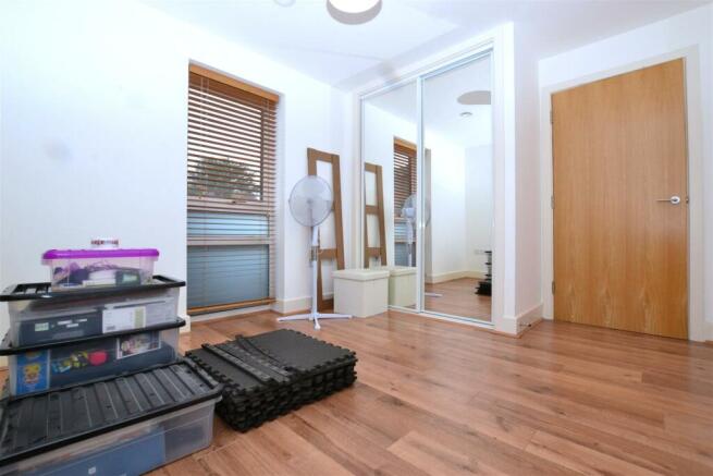Flat 1 Apus House (4).JPG