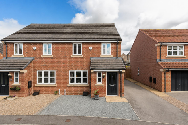 3 bed Semi-Detached for sale Image 9