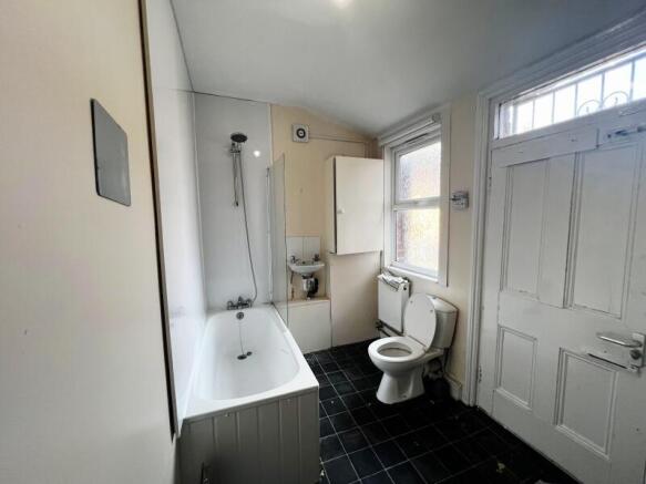 6 bed Terraced to rent Image 5