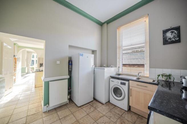 4 bed Semi-Detached for sale Image 9