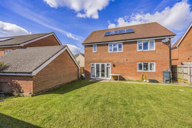11 Henwood Grove, Clanfield-PorticoMarketing-SoldB