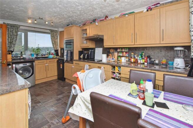 3 bed Town House for sale Image 12